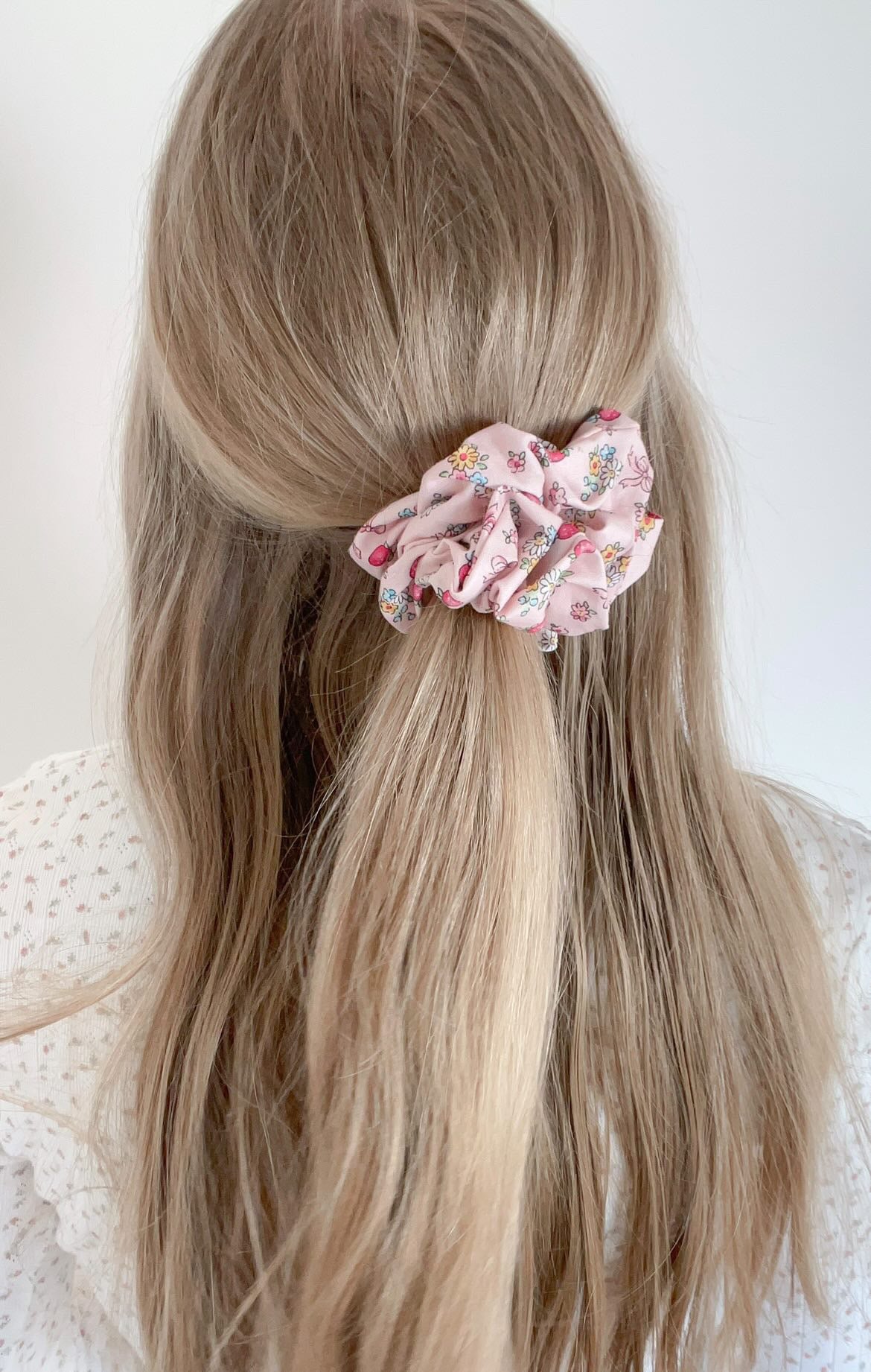 Scrunchie - Pink Bows & Flowers