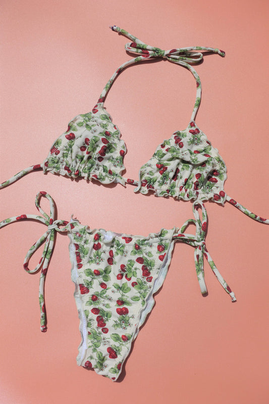 Vintage Strawberry // Evelyn Bikini Set // 2 pcs.
